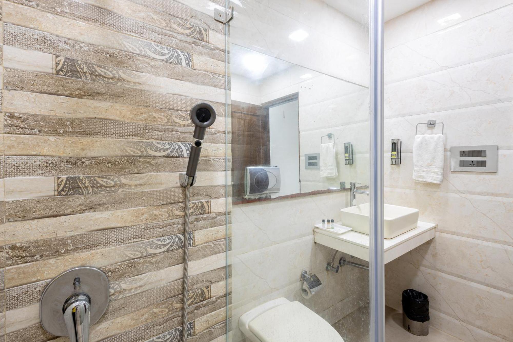 Hotel Panickers Residency - Ajmal Khan Market Near Karol Bagh Metro Delhi  Exterior photo