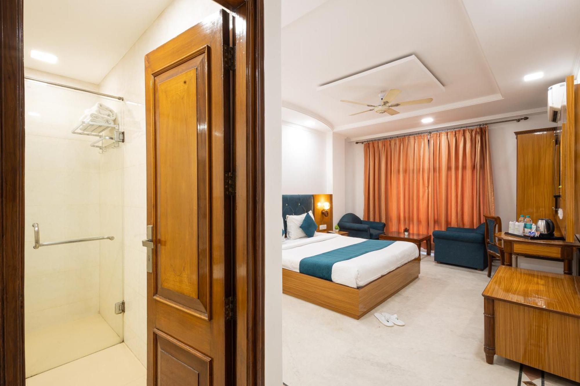 Hotel Panickers Residency - Ajmal Khan Market Near Karol Bagh Metro Delhi  Exterior photo
