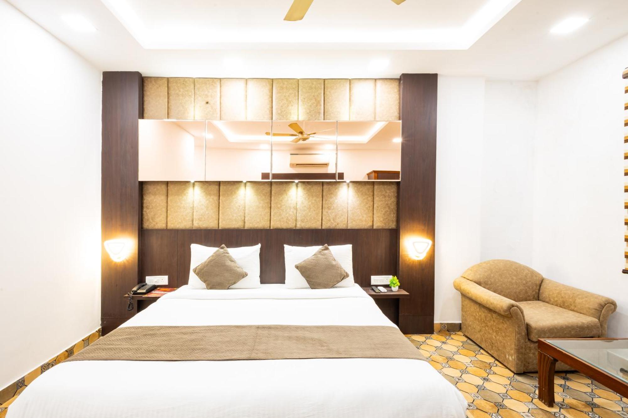 Hotel Panickers Residency - Ajmal Khan Market Near Karol Bagh Metro Delhi  Exterior photo
