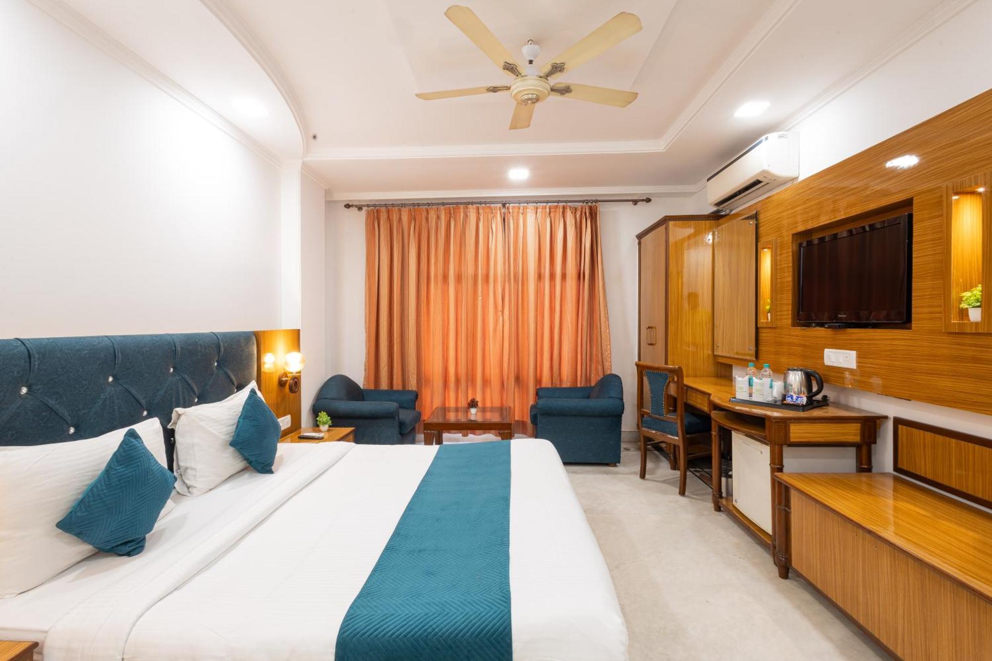 Hotel Panickers Residency - Ajmal Khan Market Near Karol Bagh Metro Delhi  Exterior photo