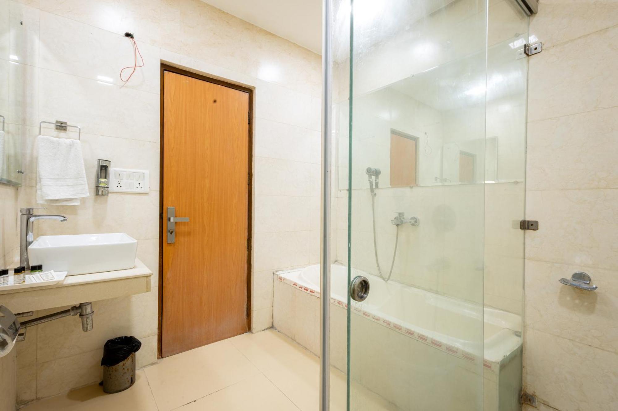 Hotel Panickers Residency - Ajmal Khan Market Near Karol Bagh Metro Delhi  Exterior photo