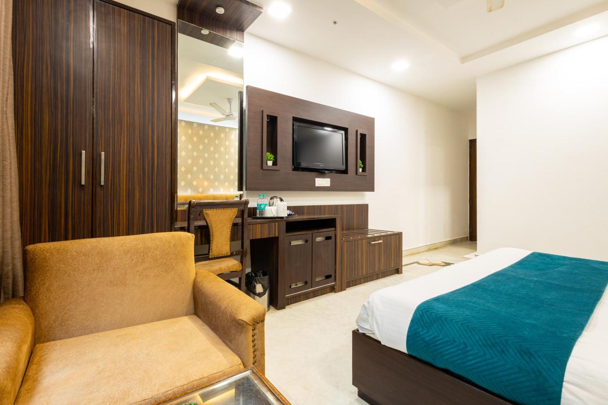 Hotel Panickers Residency - Ajmal Khan Market Near Karol Bagh Metro Delhi  Exterior photo
