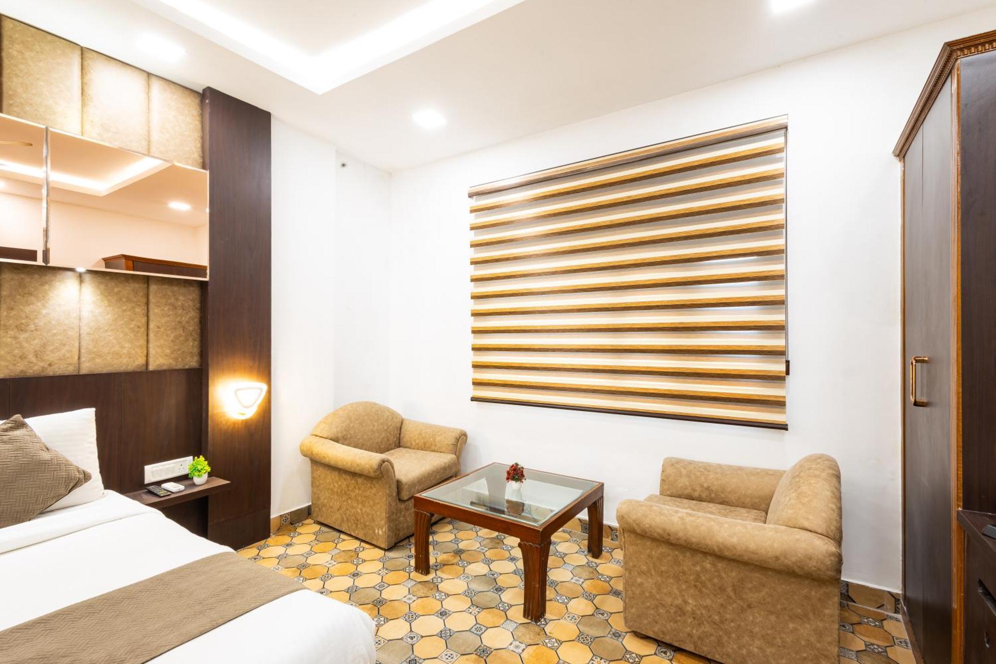 Hotel Panickers Residency - Ajmal Khan Market Near Karol Bagh Metro Delhi  Exterior photo