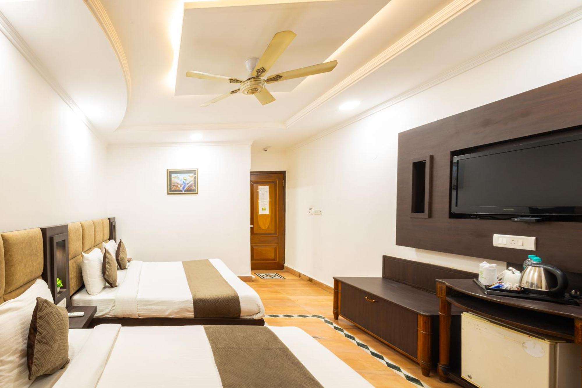 Hotel Panickers Residency - Ajmal Khan Market Near Karol Bagh Metro Delhi  Exterior photo